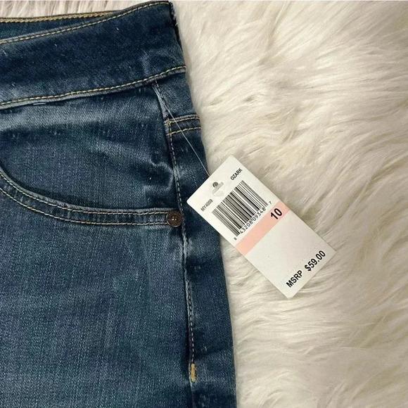 Seven7 Fashion Denim Skirt with Flower Embroidery Size 10 - Picture 4 of 10